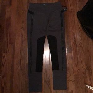 Blanc noir women’s size medium leggings/pants